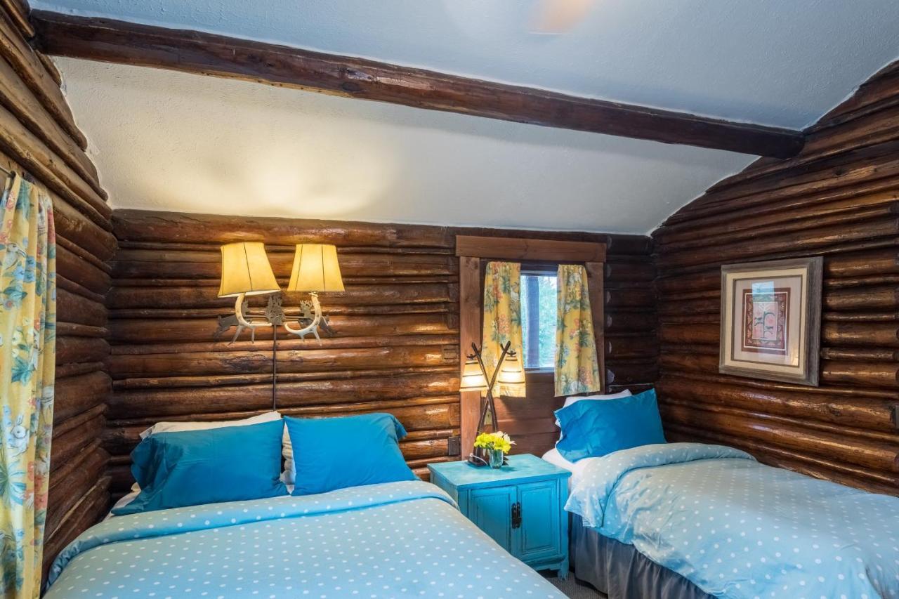 Log Cabin Motel Pinedale Exterior photo