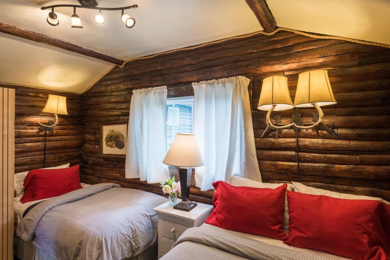 Log Cabin Motel Pinedale Exterior photo